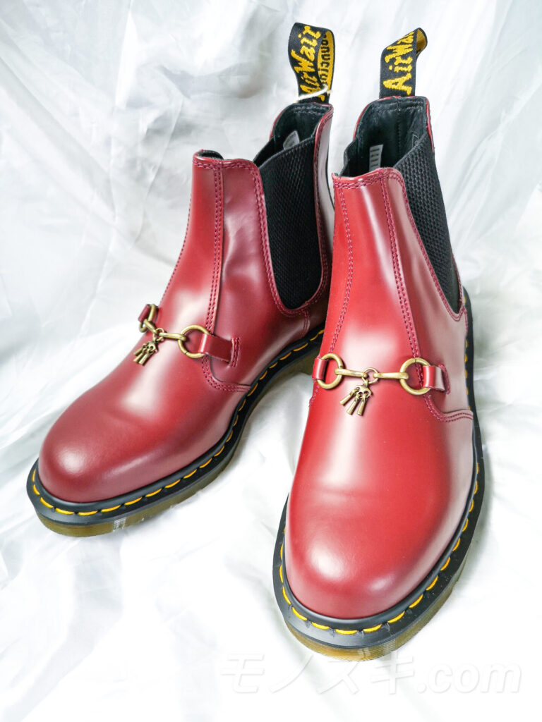 秋コーデにはサイドゴアブーツ。Dr.Martens×Needlesのチェルシーブーツ